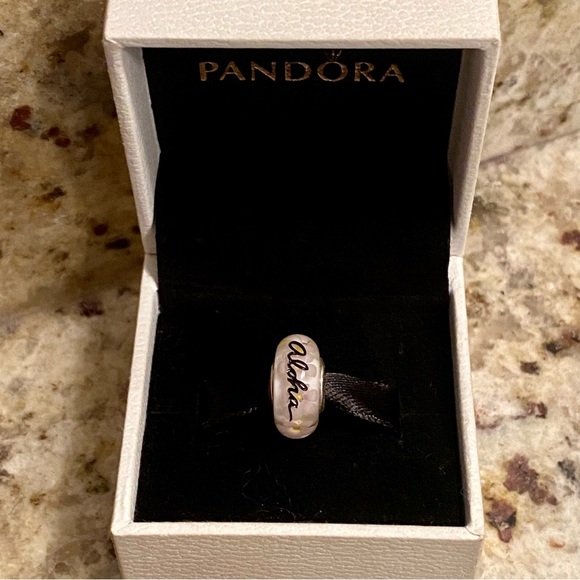 Pandora Hawaii Exclusive Aloha Field of Daisies Murano Flower Lei Charm RARE - Picture 6 of 9